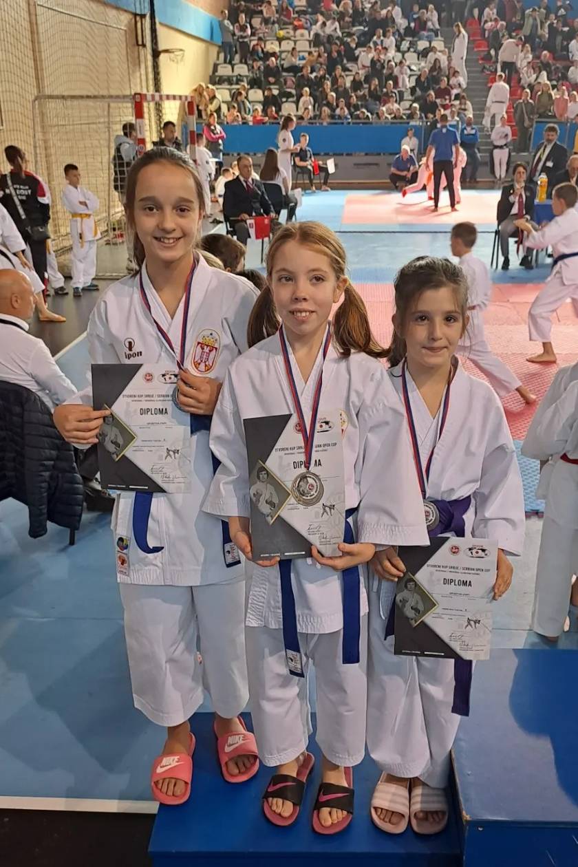 Novi uspesi za Karate klub Spartak Enpi (FOTO)