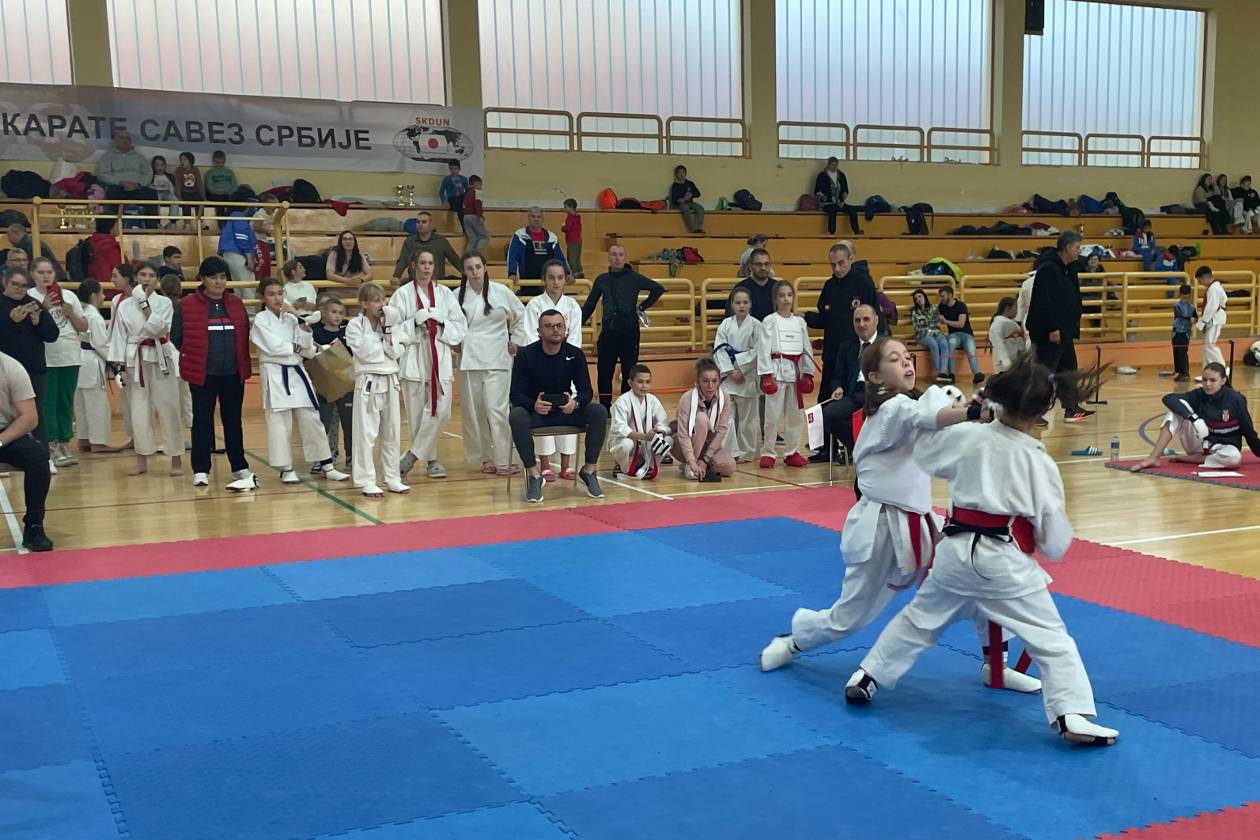 Održan Karate kup Vojvodine u Molu (FOTO)